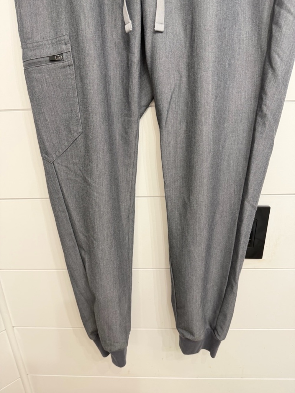 FIGS SET! Gray Catarina Scrub Top & Zamora Jogger Pants M 36508 - Picture 8 of 15